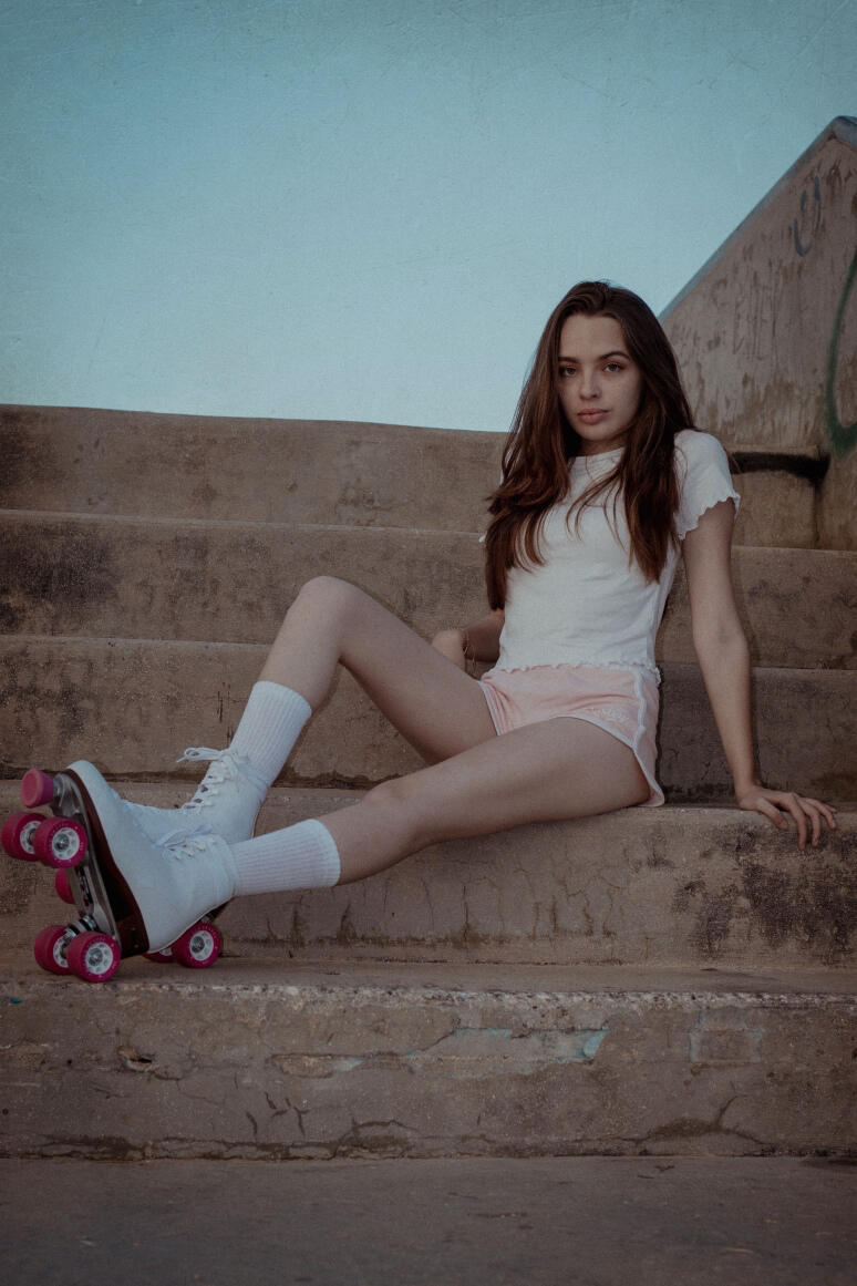 ROLLER SKATES